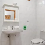 Host Wise - Rustic Bright Flat - Centre