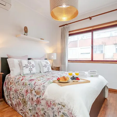 Host Wise - Rustic Bright Flat - Centre Appartement