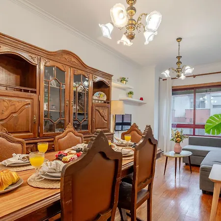 Apartment Host Wise - Rustic Bright Flat - Centre *