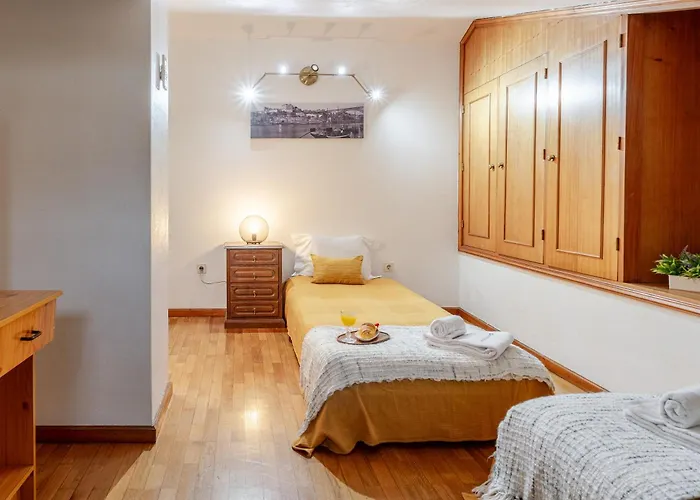 Host Wise - Rustic Bright Flat - Centre