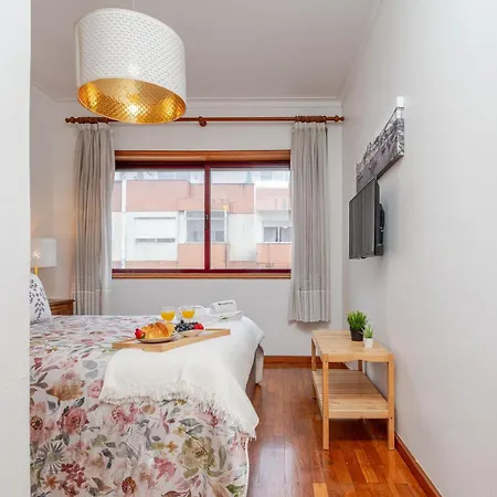 Host Wise - Rustic Bright Flat - Centre Lägenhet *